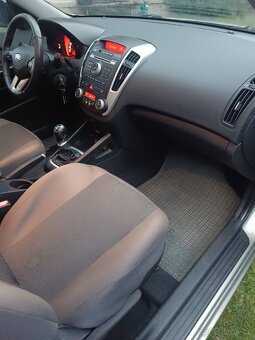 Kia Ceed 2012, 1.6 benzín - 12