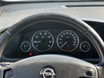 Opel Zafira 1.8 / 7 míst - 12