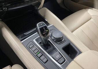 Prodám krásné BMW X6 xDrive40d AA Sedan - 12