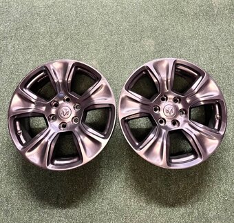 2Ks. Alu Dodge RAM 1500 5.Gen - Black - 12