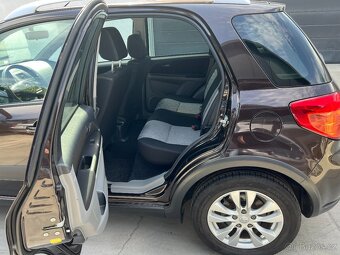 SUZUKI SX4 1.6i 88KW 1.MAJITEL 35000KM NAVIG.TAŽNÉ VYHŘ.SED. - 12