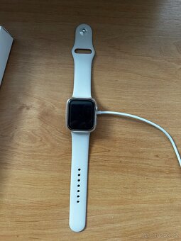 Chytré hodinky Apple Watch SE 2023 GPS 40mm pouzdro z hvězdn - 12