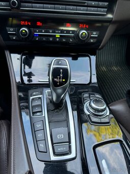 BMW 5 F11 touring 530d 190 kW xDrive Individual - 12