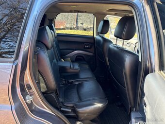 Prodám Mitsubishi Outlander 2.0 di-d 123kw servis, nová STK - 12