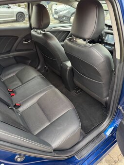 Avensis - 12