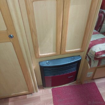 Obytný přívěs Elddis - 12