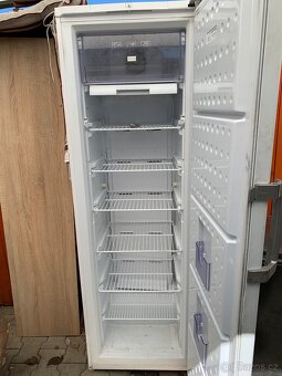 Prodám Lednice Bosch liebherr, mrazáky Beko Whirpool - 12