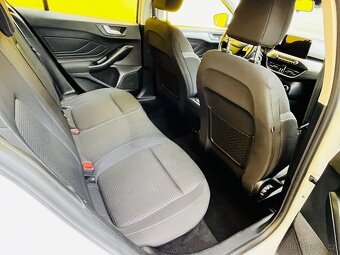 FORD FOCUS 1.5 TDCi 88 kW 6RYCHL VYHŘEV SKLA SEDAČEK A VOLAN - 12