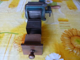 váhy mlýnek kráječ závaží - 12