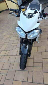 Triumph Street triple 675 R - 12