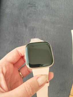Fitbit Versa 2 (NFC) - rose gold - použité - 12