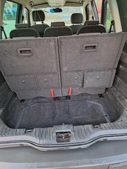 Ford Galaxy - 12