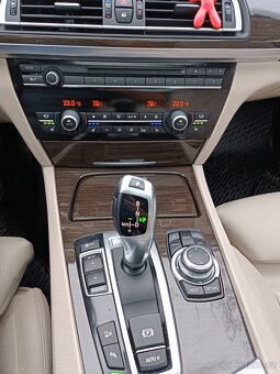 BMW 740xd 225kW 2011 najeto 200tkm ACC,komforní sedačky,N.V. - 12