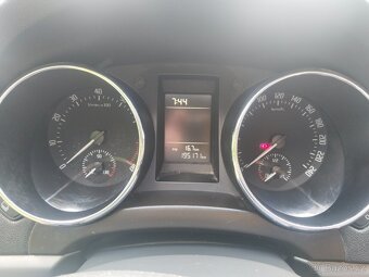 Škoda Yeti 1,2tsi, 77kw 6kvalt, serviska ,klima - 12