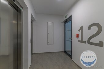 Pronájem bytu 2+kk/B + GS, 53,2 m², u stanice metra Opatov - 12