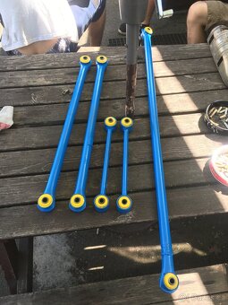 Prodám Lada VAZ 2105 upravená + kastle + díly - 12