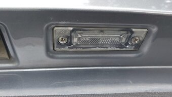 VW GOLF Plus – DVEŘE KUFR ŠEDÉ , STĚRAČ - 12