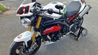 Triumph Speed Triple R - 12