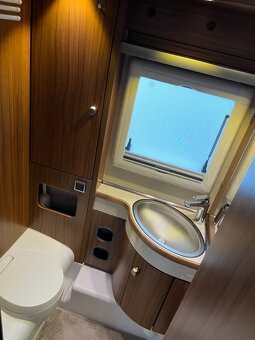 Hledám výměnu za vestavbu: Luxusní karavan Hymer Eriba Nova - 12