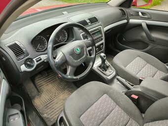 ŠKODA OCTAVIA COMBI 1.6 TDI 77kw, r.v. 2011, VÝBORNÝ STAV - 12