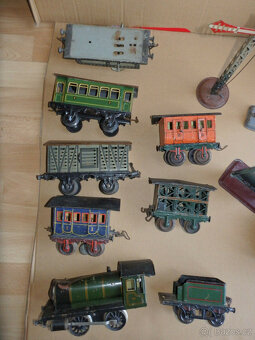 Märklin Railway a další balíčky (lokomotiva, příslušenství) - 12