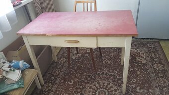 Peřináč a noční stolek do ložnice a kuchyňský stůl - 12