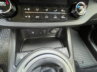 Kia Sportage 1.6GDi KLIMA vyk.135PS 11/2015 naj.89xxx km - 12
