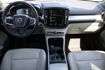 Volvo XC40 D4 Momentum (2018) - 12