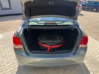 Chevrolet Cruze 1.8 + LPG 104KW, Nové ROZVODY, Park. KAMERA - 12