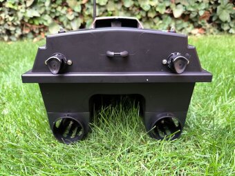 Zavazacia lodka s GPS + Sonar - 12