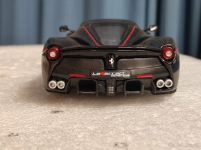 Ferrari 1:24 - 12
