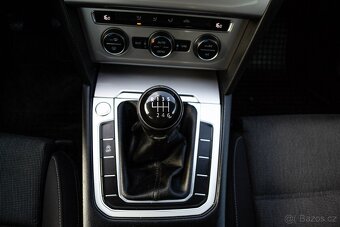 Volkswagen Passat Variant 2.0 TDI BMT Comfortline - 12