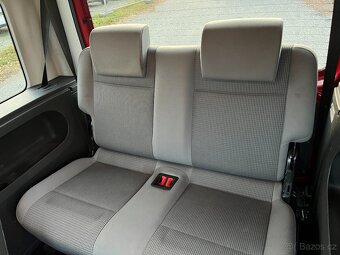 Vw Caddy 2.0tdi 103 kw 7.míst po servisu závěs vyhř.sedačky - 12