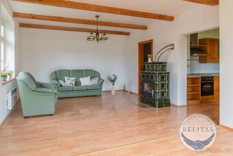 Prodej rodinného domu 200 m², pozemky 841 m² - 12