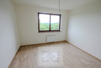 Krásný byt 2+kk s terasou a nádherným výhledem do zeleně - 12
