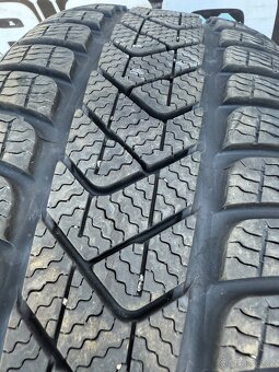 Passat B8 - TOP ZIMNÍ SADA - 215/60 R16 - 12