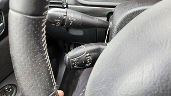 PEUGEOT 407 2,2 HDI 16V Premium Pack - 12