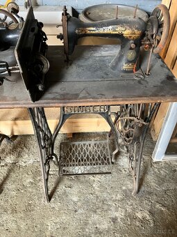 Starožitný šicí stroj - 12