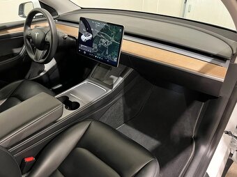 Tesla Model Y Long Range AWD rok 2021 - 12