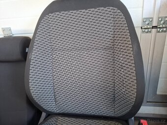Prodám interiér - sedačky na ŠKODA FABIA II FL - 12