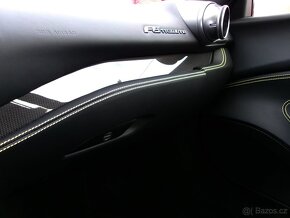 FERRARI F8 Tributo - 12
