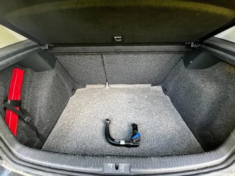 Volkswagen golf 1.6 tdi 77kw r.v.2012 - 12