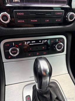 Volkswagen Touareg - 12