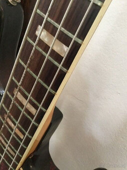 Vintage basová kytara Fender American Jazz ze 70. let, vzácn - 12