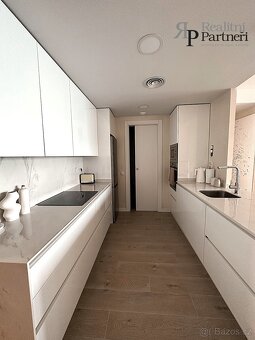 Prodej novostavby luxusního apartmánu 3+kk s výhledem na moř - 12