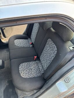 Škoda Fabia Sedan - 12