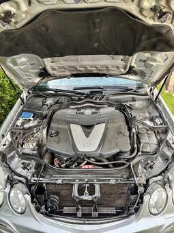 Mercedes-Benz E 320 CDI 4-matic - 12