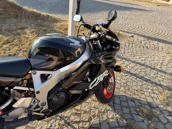 Honda CBR 900 RR - 12