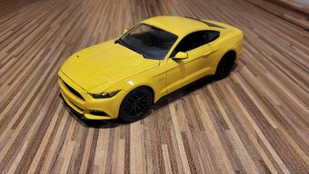 Modely aut 1:18 - 12