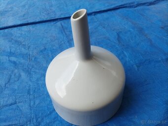 Porcelánový trychtýř - sítko, průměr 21 cm - 12